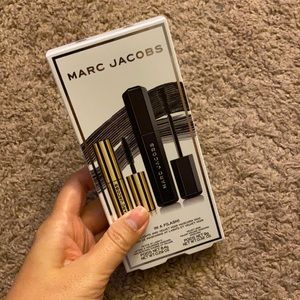 NEW- Mac Jacobs beauty - in a F(lash) mascara set